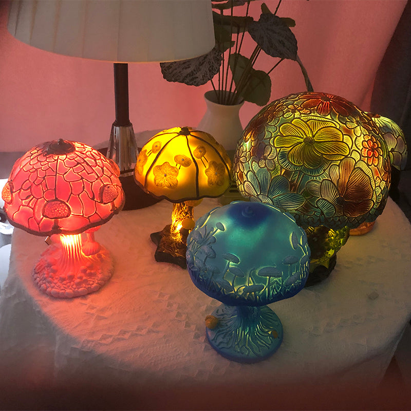 Vintage Stained Glass Plant Series Table Lamps Mushroom Snail Octopus Resin Colorful Ornament Desk Home Decoration 15X10X7Cm